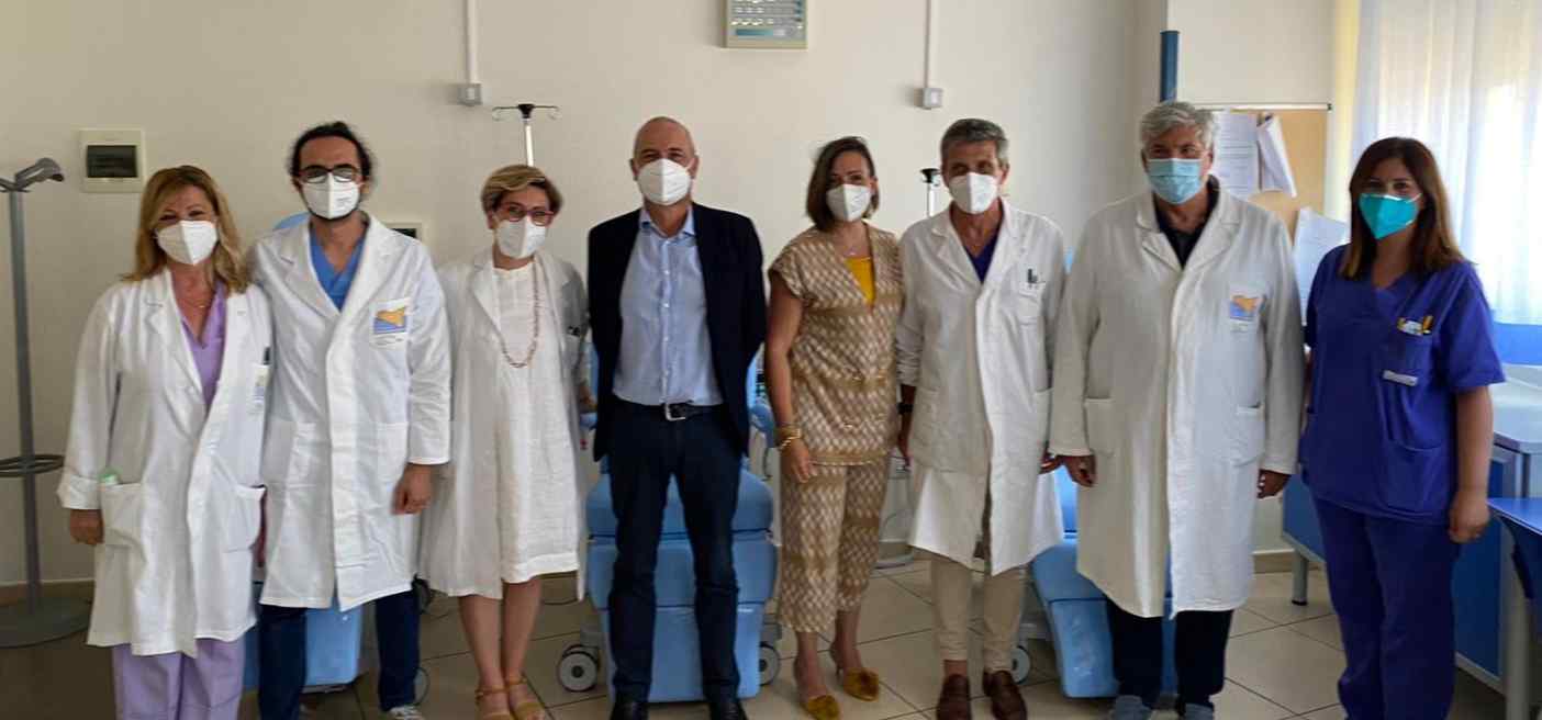Riccardo Guzzardi di Vittoria è avvenuta la consegna di tre poltrone multifunzione