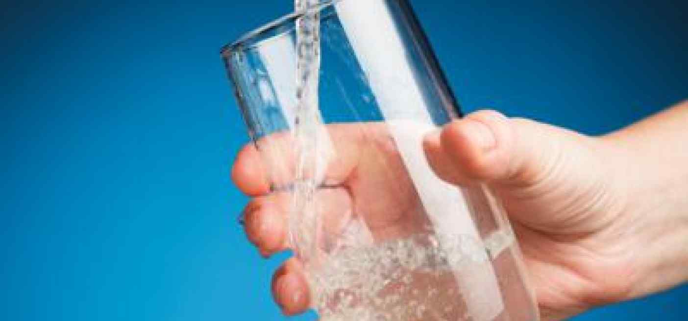 Salute, l’esperto: L'idratazione fa bene a bilancio ormonale, energia umore e vitalità"