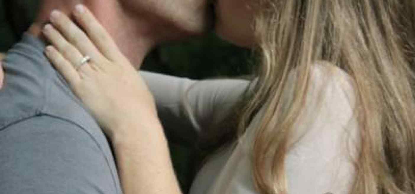 Malattia del bacio, virologo: "80% adulti ha avuto contatti con virus"