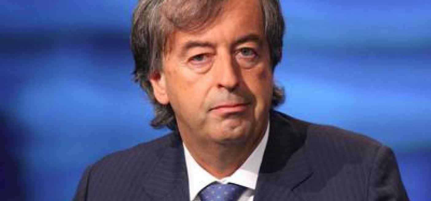 Covid, Burioni: "Ruolo vaccini indiscutibile, spray ora può essere decisivo"