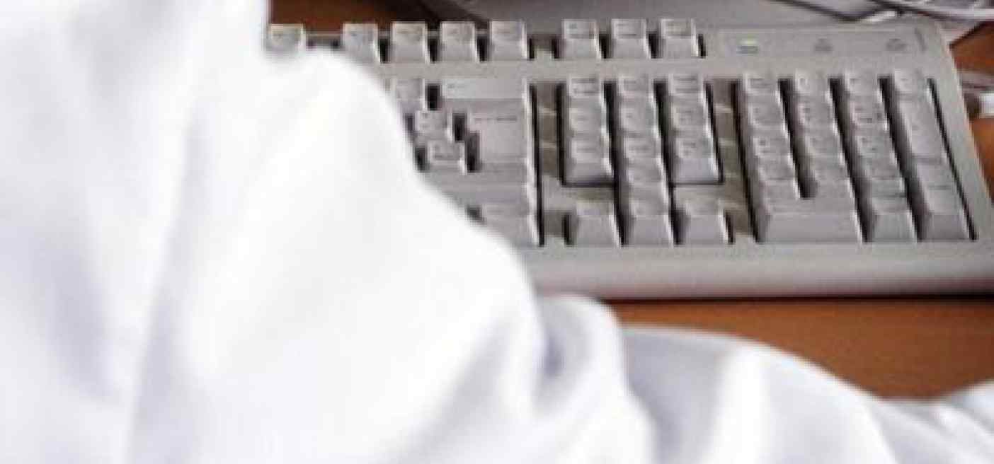 Medici sui social, 'doppio profilo, no consigli cure né pazienti-amici'