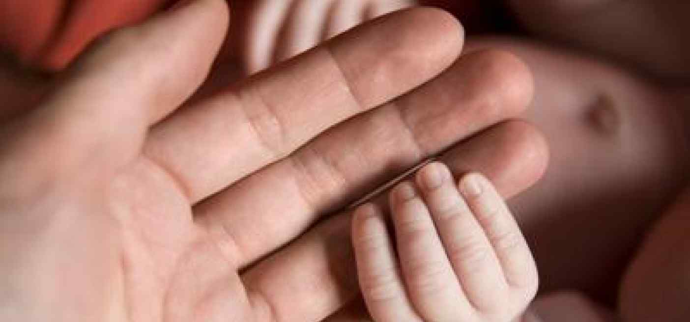 Estate: in viaggio con il bebè, guida pratica dei neonatologi per vacanze sicure