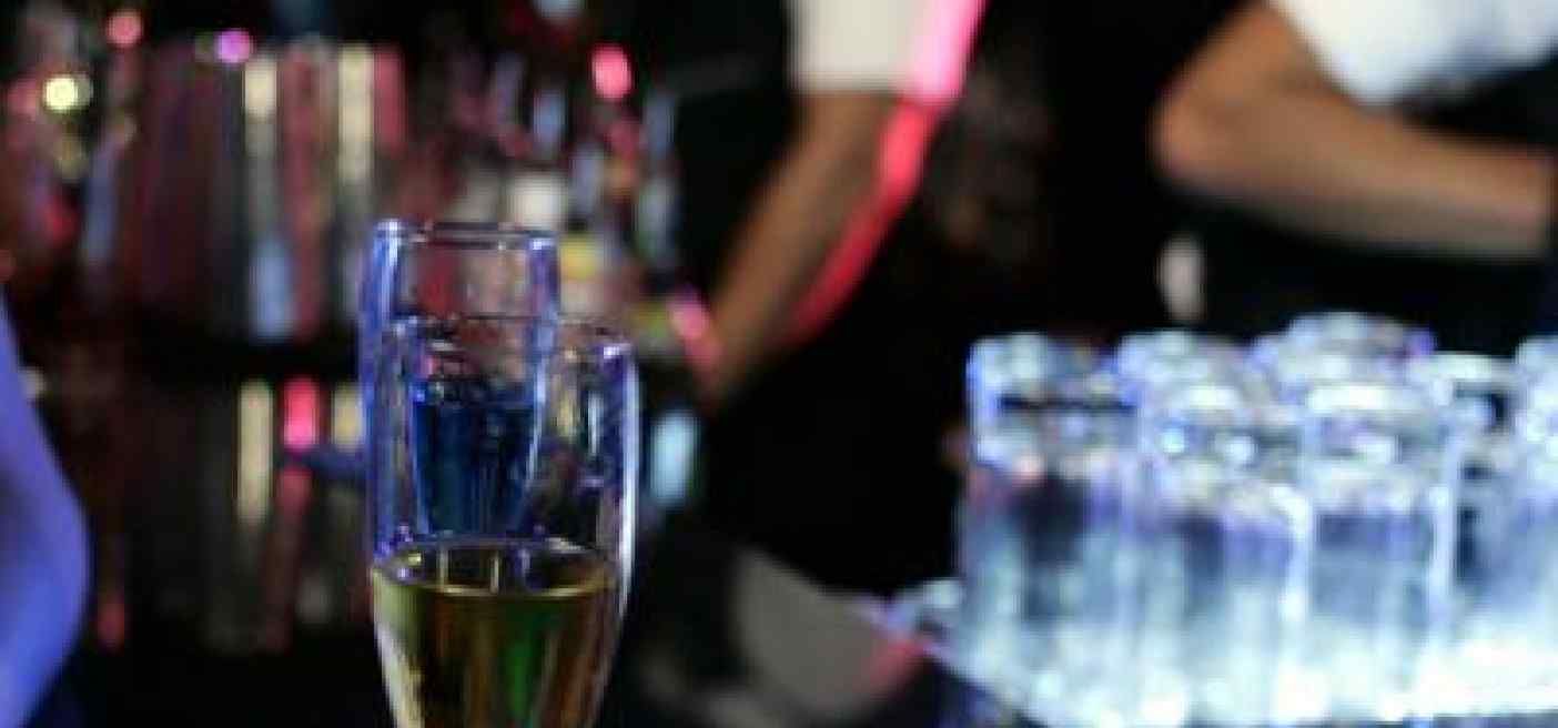 Alcol, in Italia 1,3 mln 11-25enni bevitori a rischio: 620mila sono under 18