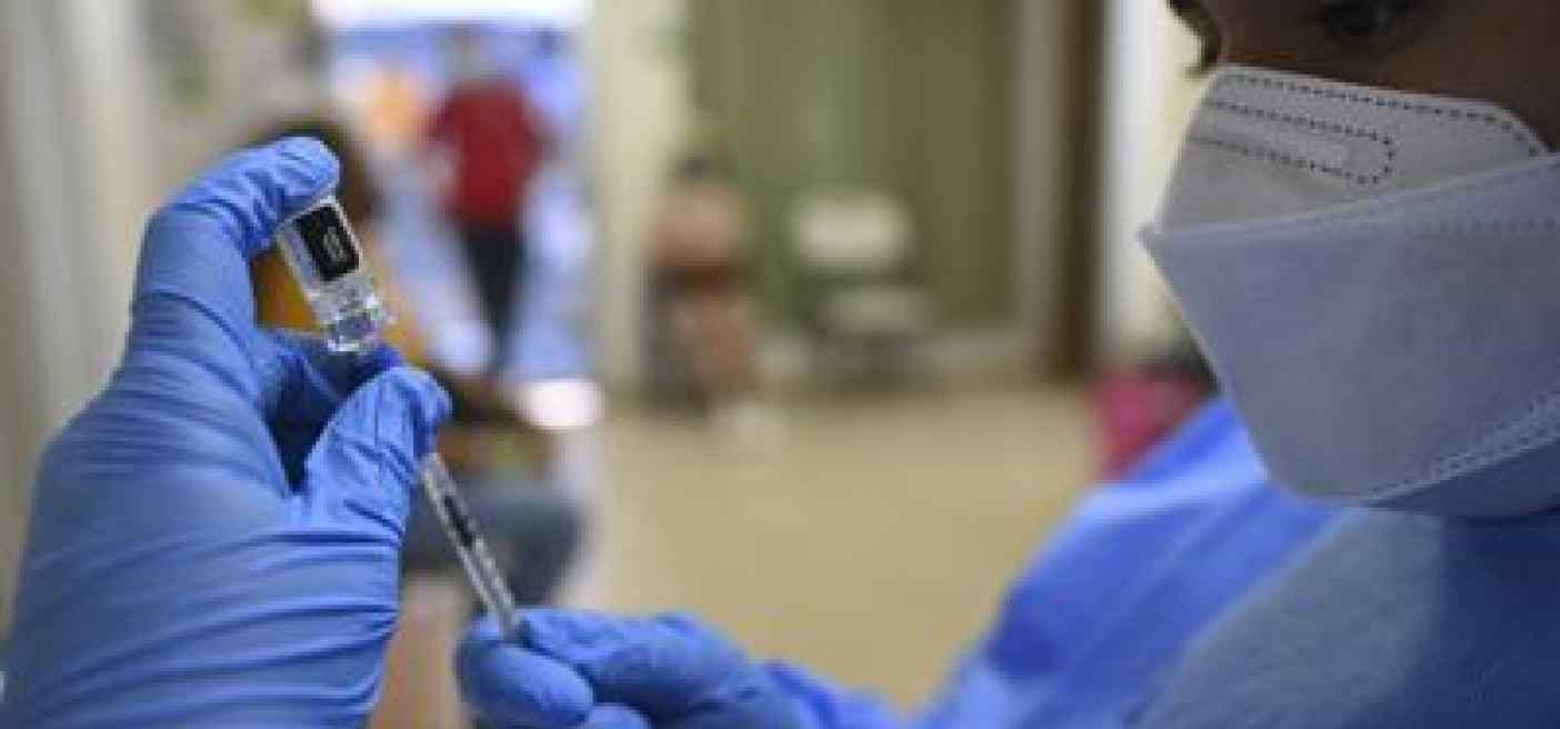 Gli esperti, 'rendere disponibili quanto prima tutti i vaccini anti-Covid aggiornati'